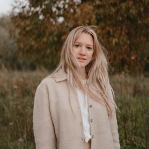 Meet your Posher, Madeline